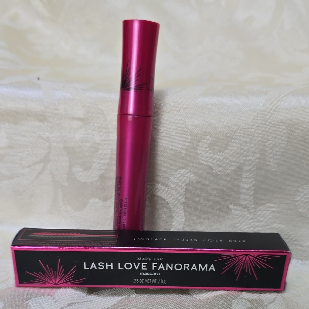 Mary Kay Lash Love Fanorama Mascara - Bold Pink